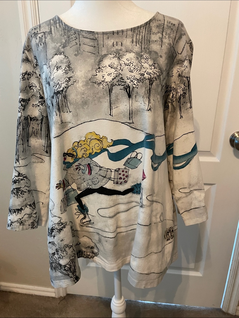 Chico's Cream Graphic Tunic Sweater with Teal and Yellow Accents size 3